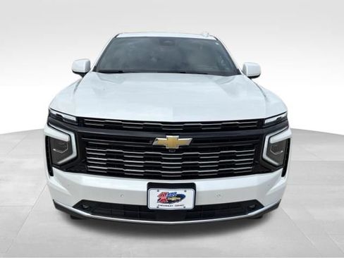 Certified 2025 Chevrolet Suburban High Country AWD/4WD image 8