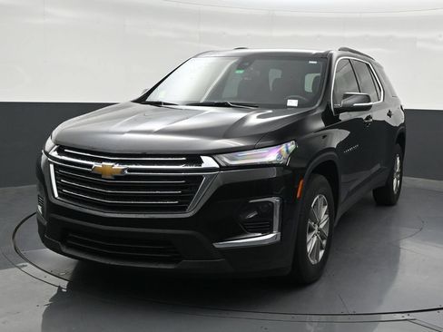 Used 2023 Chevrolet Traverse LT FWD image 9