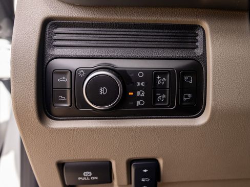 Used 2026 Ford F450 Platinum w/ Platinum Plus Package image 19