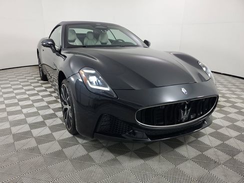 Used 2025 Maserati GranCabrio Modena image 2