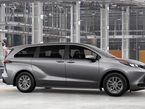 New 2026 Toyota Sienna LE image 13