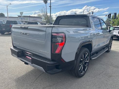 Used 2024 GMC Sierra EV Denali image 5