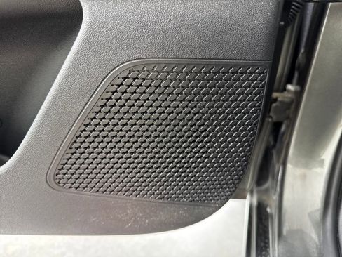 Certified 2025 Hyundai Elantra SE image 32