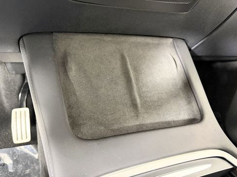 Used 2023 Tesla Model Y Performance image 29