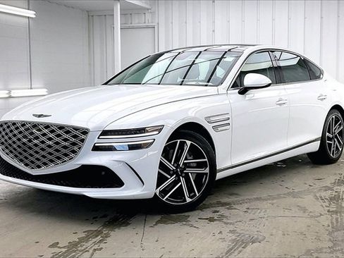 Used 2025 Genesis G80 2.5T Advanced image 2