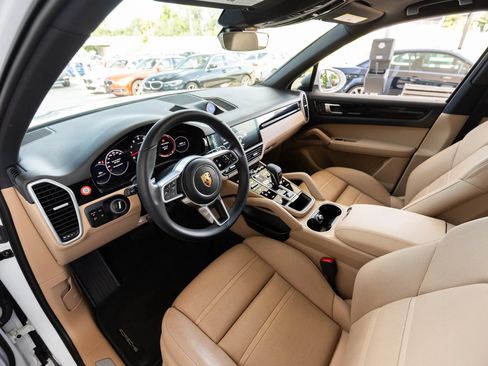 Used 2019 Porsche Cayenne AWD/4WD image 19