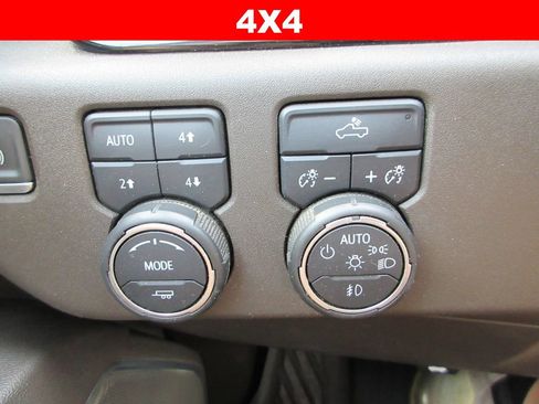 Certified 2022 Chevrolet Silverado 1500 RST AWD/4WD image 30