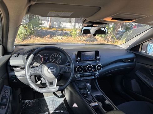 Used 2025 Nissan Sentra S image 33