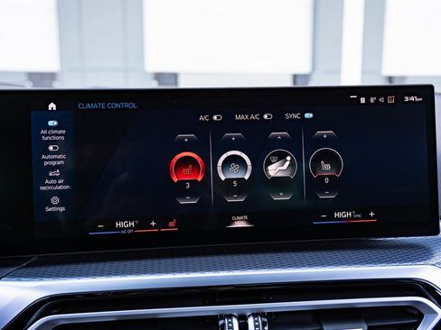 Used 2023 BMW M2 image 11