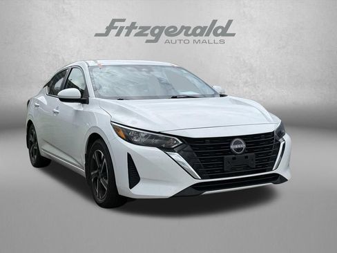 Used 2025 Nissan Sentra SV FWD image 1