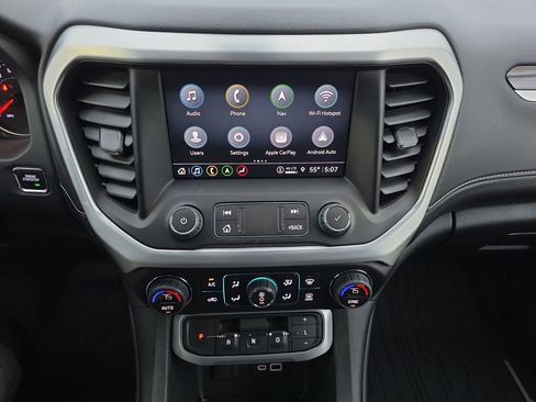 Certified 2023 GMC Acadia SLT w/ Preferred Package image 23