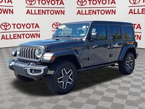 Used 2025 Jeep Wrangler Unlimited Sahara w/ Safety Group AWD/4WD image 3