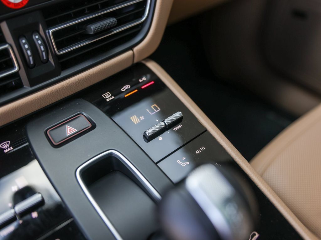 Certified 2026 Porsche Macan AWD/4WD image 61