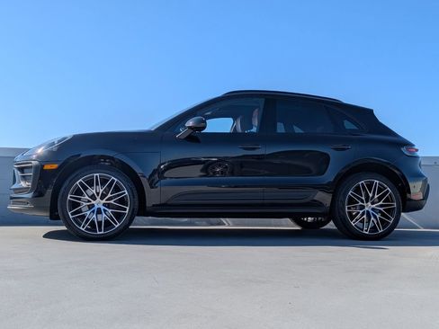 Used 2023 Porsche Macan image 2