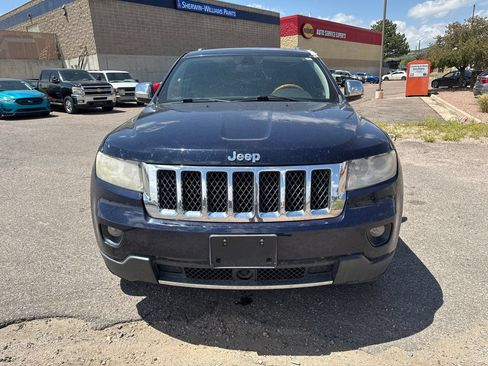 Used 2013 Jeep Grand Cherokee Overland w/ Advance Technology Group AWD/4WD image 8