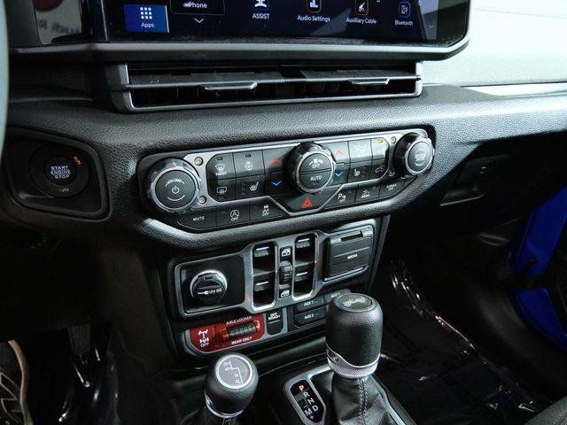 Used 2026 Jeep Wrangler Unlimited Sport AWD/4WD image 15