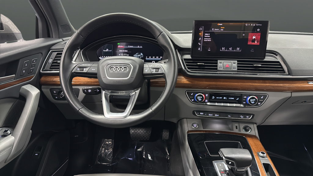Used 2023 Audi Q5 2.0T Premium Plus w/ Premium Plus Package AWD/4WD image 11