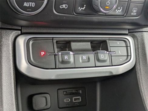 Used 2023 GMC Acadia SLE w/ Driver Convenience Package image 25