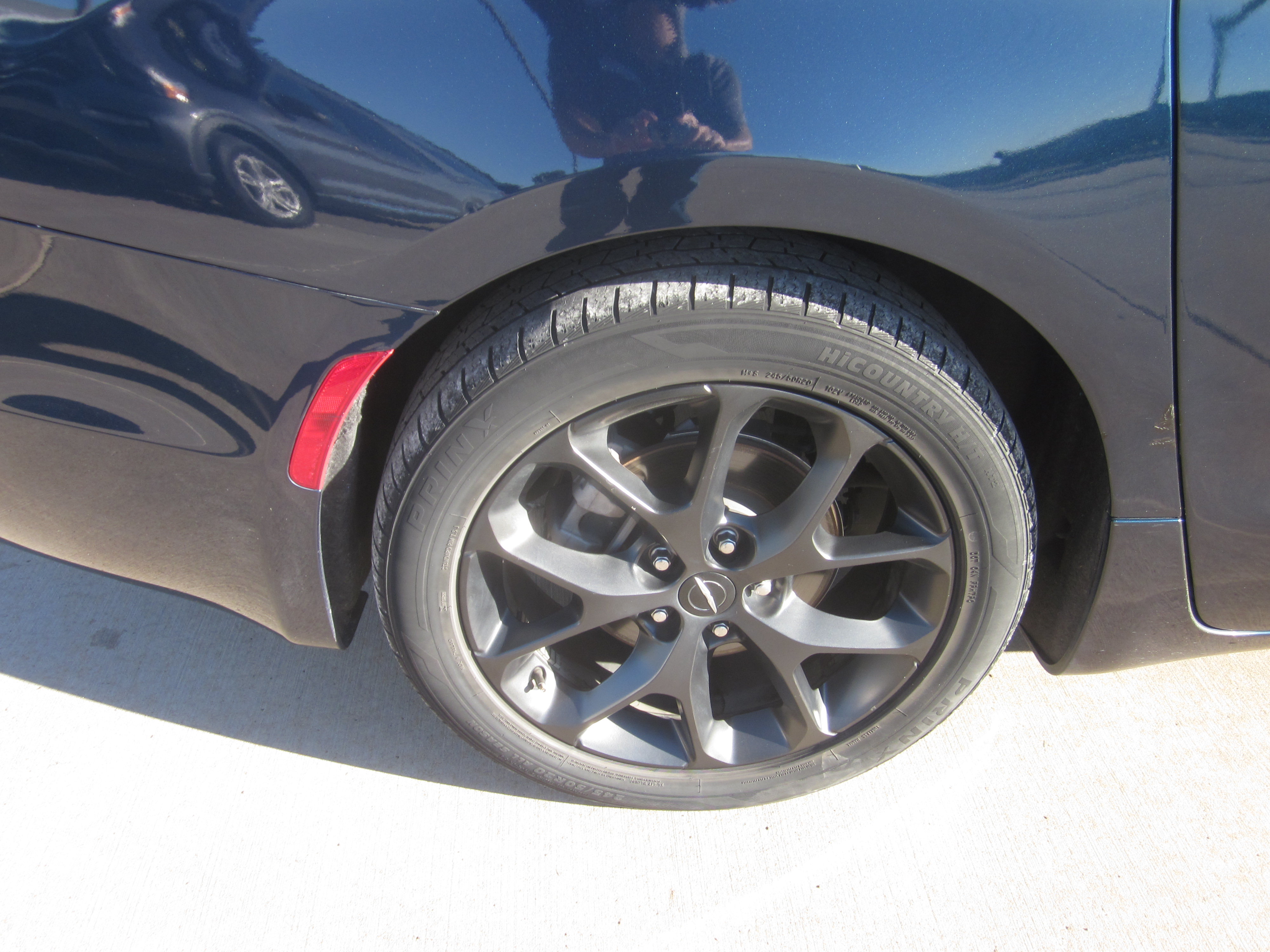 Used 2025 Chrysler Pacifica Limited FWD image 7