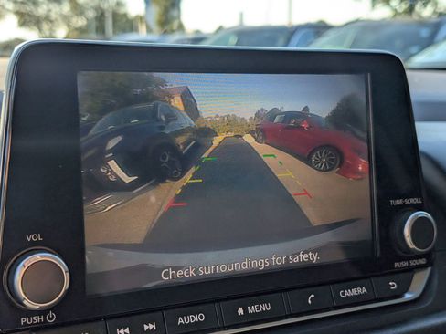 Used 2023 Nissan Rogue S image 22