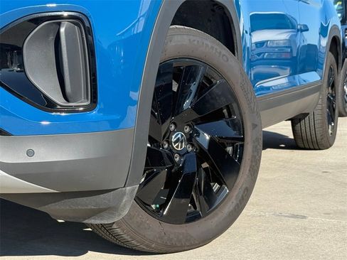 New 2025 Volkswagen Atlas Cross Sport SE image 2