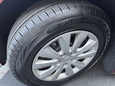 Used 2020 Chrysler Voyager L FWD image 16