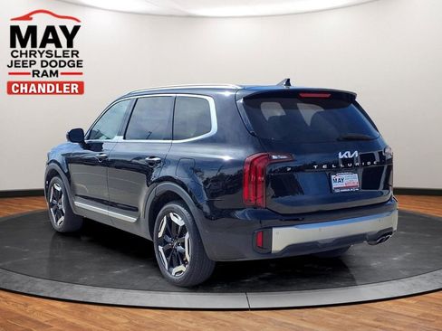 Used 2025 Kia Telluride S FWD image 18