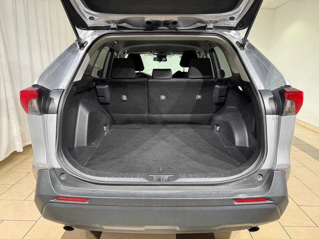 Certified 2025 Toyota RAV4 LE AWD/4WD image 11