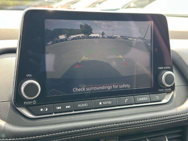Used 2023 Nissan Rogue SV AWD/4WD image 2