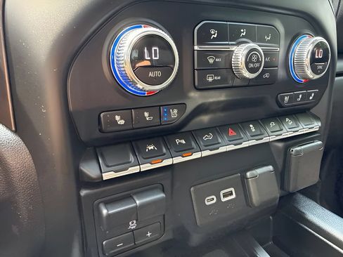Used 2022 GMC Sierra 1500 AT4 w/ AT4 Carbonpro Edition AWD/4WD image 25