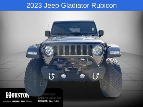Used 2023 Jeep Gladiator Rubicon w/ Cold Weather Group AWD/4WD image 4