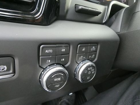 New 2026 GMC Sierra 1500 AT4 w/ AT4 Premium Package AWD/4WD image 33