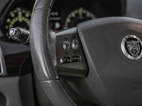 Used 2010 Jaguar XK Convertible image 14