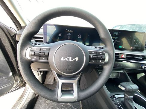New 2026 Kia K5 LXS FWD image 17