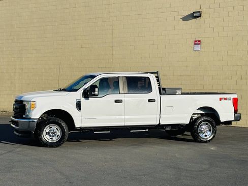 Used 2017 Ford F250 XL w/ Power Equipment Group AWD/4WD image 6