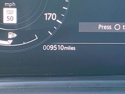 Used 2023 Land Rover Range Rover Velar R-Dynamic S image 14