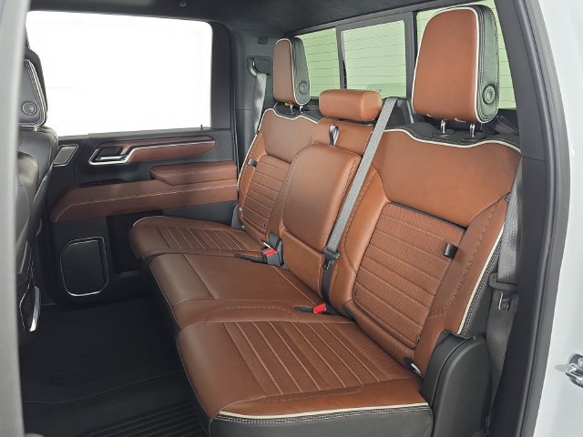 Certified 2025 GMC Sierra 3500 Denali Ultimate AWD/4WD image 32