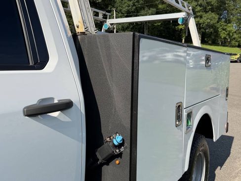 Used 2023 GMC Sierra 3500 Pro w/ Convenience Package AWD/4WD image 13