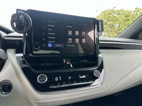 Used 2025 Toyota Corolla SE FWD image 21