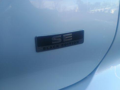 Used 2024 Mitsubishi Outlander SE image 8