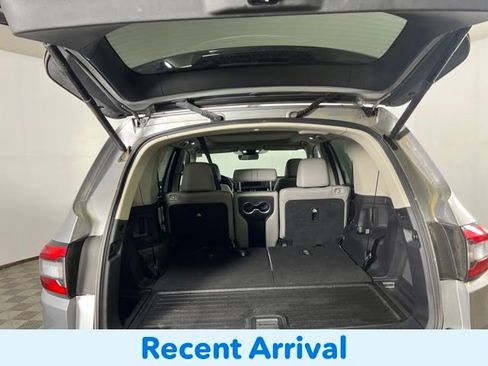 Certified 2025 Honda Pilot Touring image 12