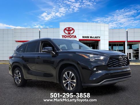 Used 2021 Toyota Highlander XLE FWD image 7