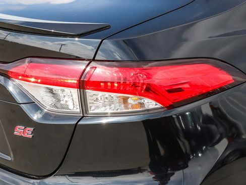 Certified 2024 Toyota Corolla SE w/ SE Premium Package FWD image 5