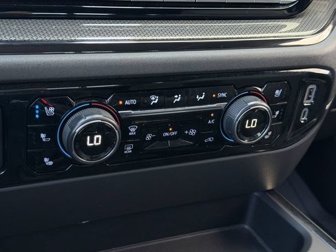 Used 2023 Chevrolet Silverado 1500 ZR2 w/ Technology Package AWD/4WD image 20