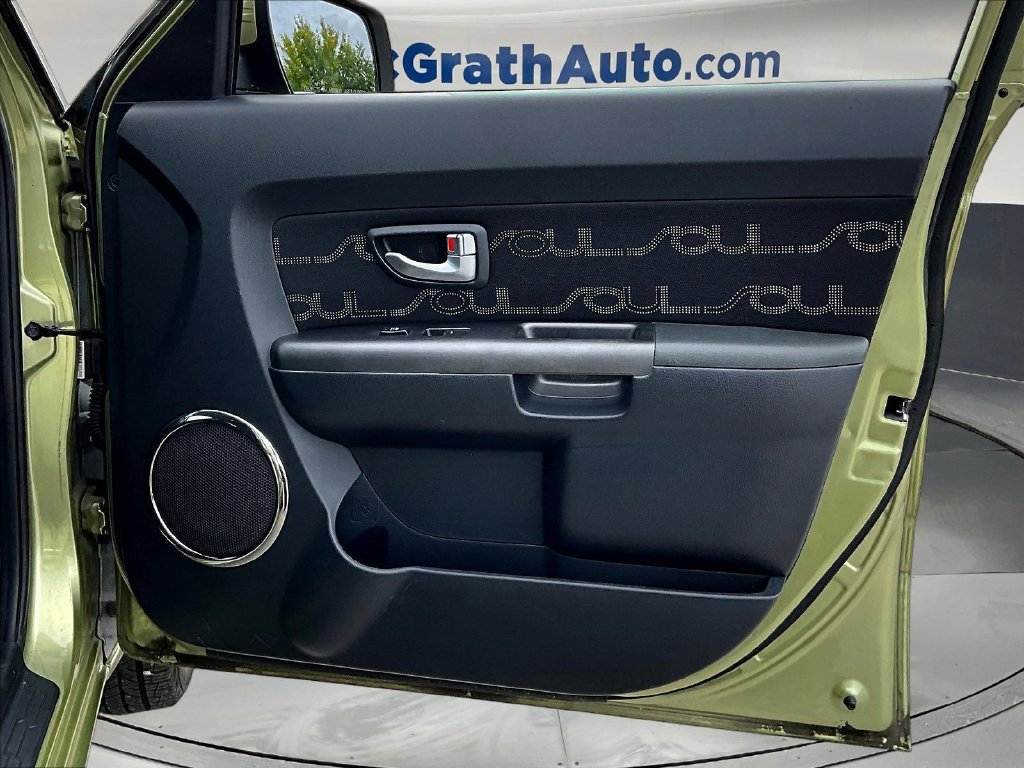 Used 2012 Kia Soul + w/ Audio Pkg FWD image 28