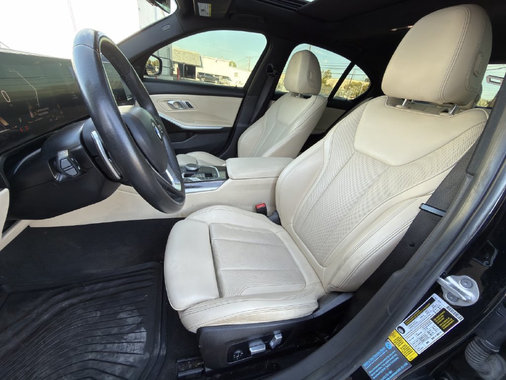 Used 2023 BMW 330i Sedan w/ Convenience Package RWD image 22