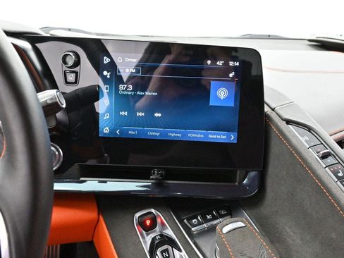 Used 2025 Chevrolet Corvette Stingray Premium Conv w/ Z51 Performance Package image 25