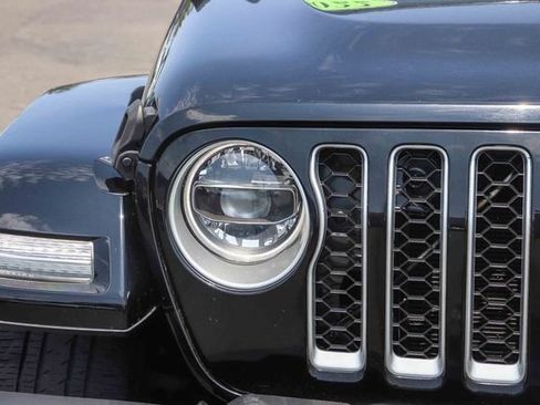 Used 2022 Jeep Wrangler Unlimited Sahara w/ Cold Weather Group AWD/4WD image 11