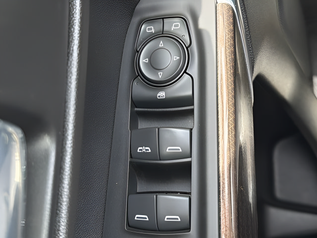 Used 2022 Chevrolet Silverado 1500 LT Trail Boss w/ LPO, Dark Essentials Package AWD/4WD image 10