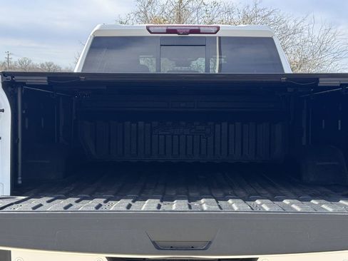 Used 2024 GMC Sierra 2500 AT4 w/ AT4 Premium Plus Package AWD/4WD image 34